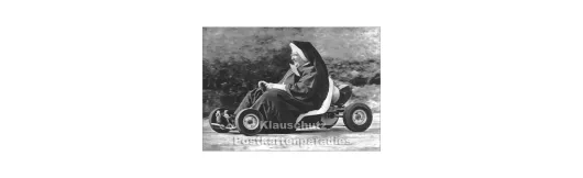 Nonne fährt Go-Cart | s/w Postkarte